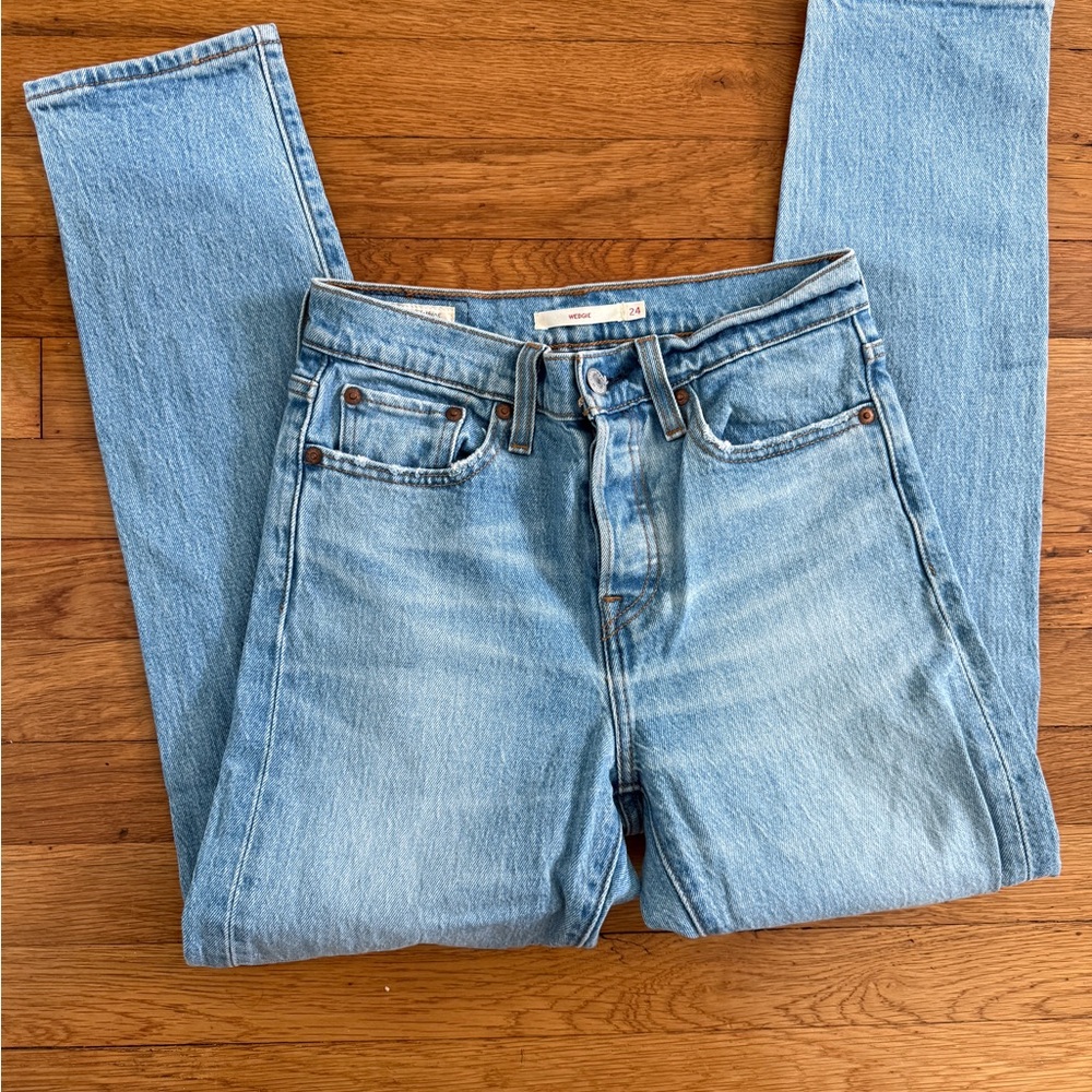 LEVIS PREMIUM WEDGIE size 24 Straight Leg Jeans